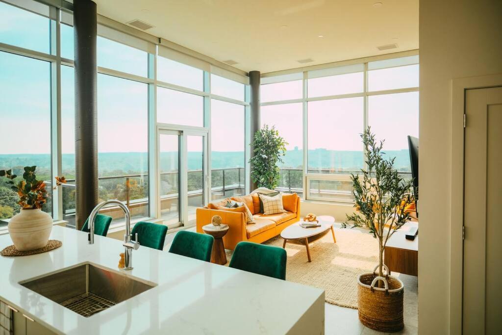 New - Luxury 2Br Penthouse Apt In Central Halifax Esterno foto